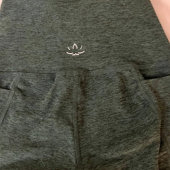 Beyond Yoga Spacedye Out Of Pocket High Waisted Midi Legging - Picture 3 of 3